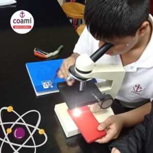 En 1ºESO tenemos mucho interés por la ciencia y una vez terminada la clase, hemos aprendido a usar el microscopio ￼